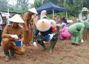 Penanaman Jagung di Desa Batu Tanjung Awali TMMD ke-130 Tahun 2026 di Kota Sawahlunto