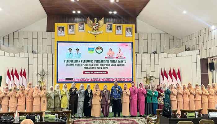 Pengurus DWP Solok Selatan Masa Bhakti 2024-2029 Dikukuhkan 1 Pengukuhan Pengurus DWP Solok Selatan Masa Bhakti 2024-2029