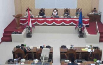 Wako Riyanda Sampaikan Nota Penjelasan Rancangan APBD Kota Sawahlunto TA 2027 7 Rapat Paripurna DPRD Kota Sawahlunto dengan agenda penyampaian Nota Penjelasan Wali Kota atas Rancangan APBD Tahun Anggaran 2027