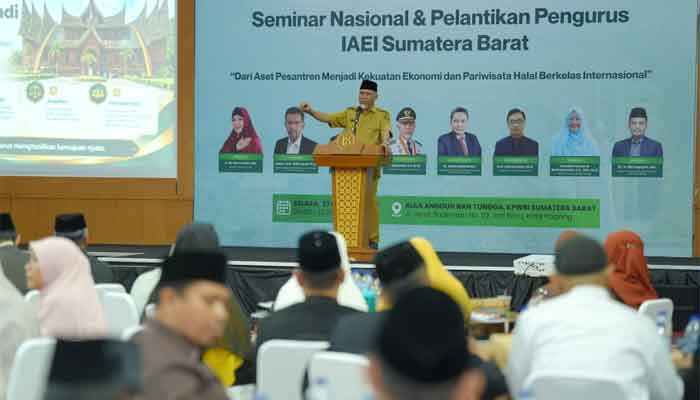 Gubernur Mahyeldi sampaikan sambutan dalam seminar dan pelantikan Pengurus IAEI Wilayah Sumbar