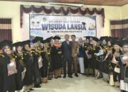 176 Lanjut Usia Selesaikan Program Belajar di Sekolah Lansia Limapuluh Kota