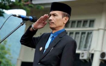 Hari Sumpah Pemuda ke-98, Wabup Solsel Tekankan Pemuda Indonesia Jadi generasi Gigih dan Berempati 10 Wakil Bupati Solok Selatan, H. Yulian Efi bertindak sebagai Inspektur Upacara Peringatan Hari Sumpah Pemuda ke-98 tahun 2026