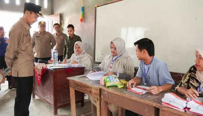 Wakil Bupati Solok Selatan, Yulian Efi monitoring pelaksanaan Pilwana Serentak tahun 2026 di sejumlah TPS