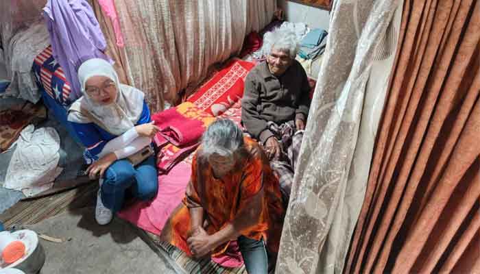 Anggota DPRD Kota Bukittinggi ‎Elfianis Blusukan ke Rumah Warga Kurang Mampu di Panganak, Kelurahan Puhun Pintu Kabun